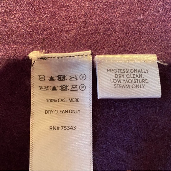 Pure cashmere XS/S purple turtleneck sweater. - Picture 4 of 4